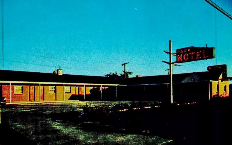 Park Motel - Vintage Postcard (newer photo)